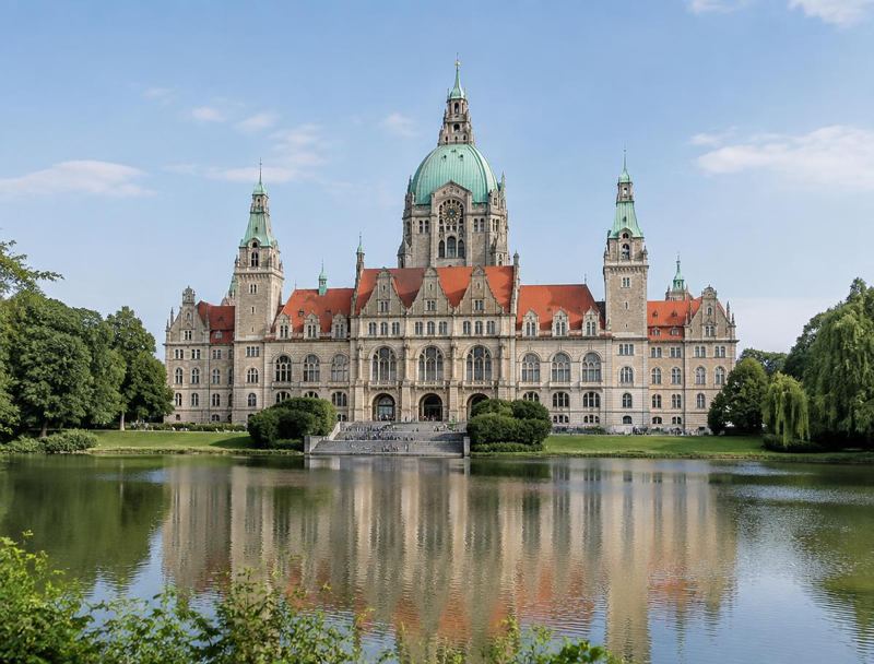 Neues Rathaus in Hannover am Maschteich – ambulante Pflegedienste in Hannover finden